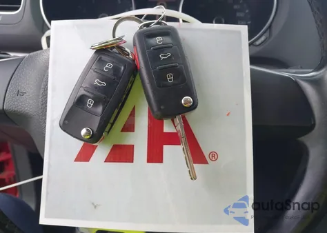 2013 Volkswagen Golf 2.5L 4-Door z USA, uszkodzony, nr VIN WVWDB7AJXDW140264